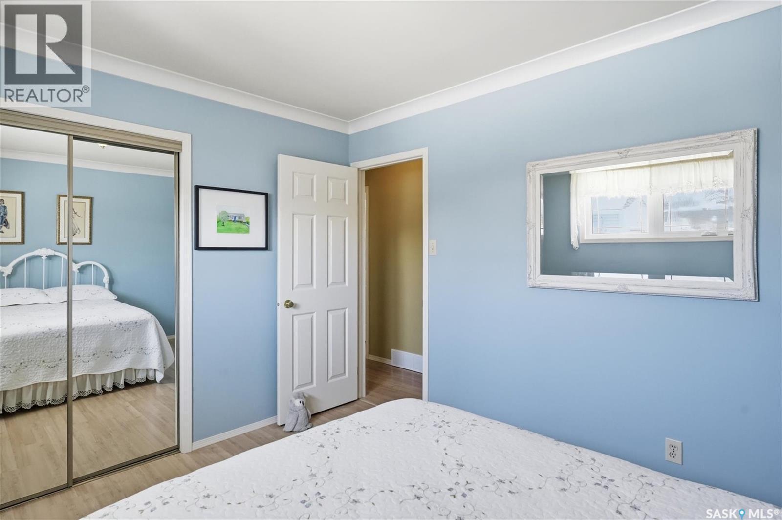 106 Laurentian Drive, Saskatoon, SK - Indoor Photo Showing Bedroom