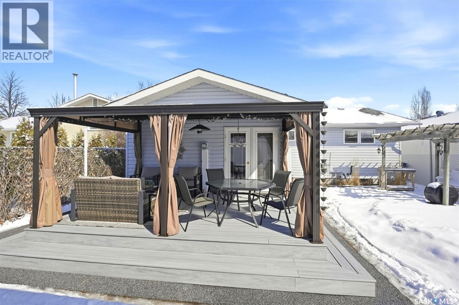 106 Laurentian Drive, Saskatoon, SK - Outdoor