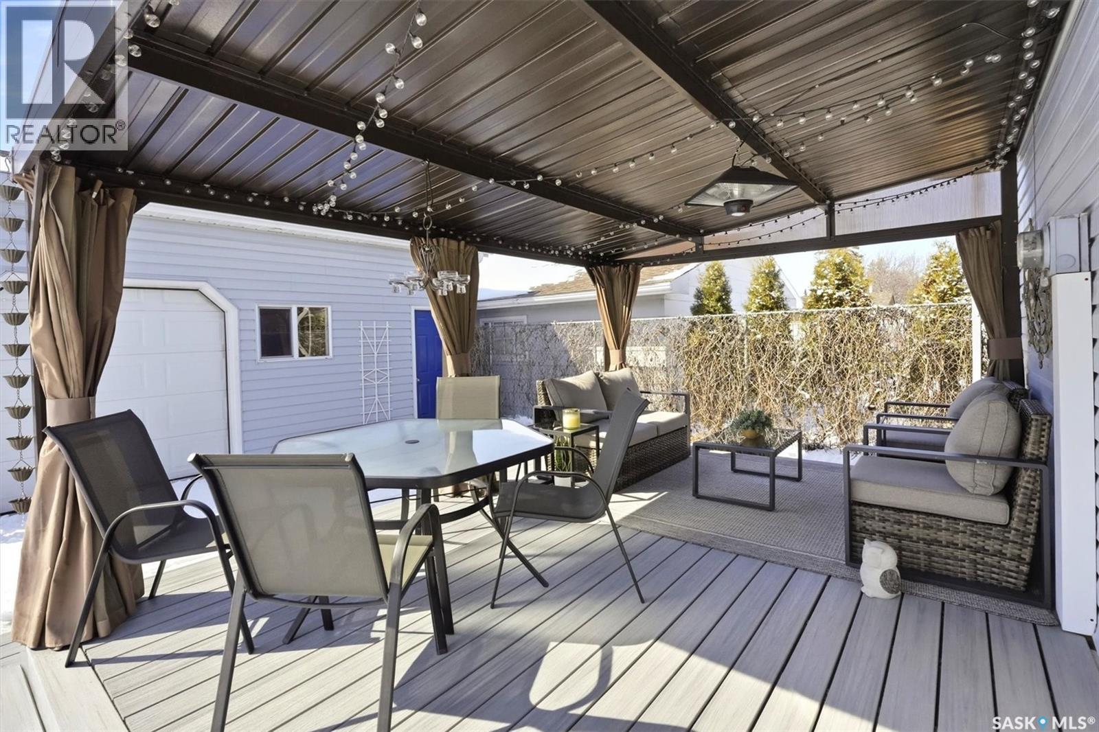 106 Laurentian Drive, Saskatoon, SK - Outdoor With Deck Patio Veranda With Exterior