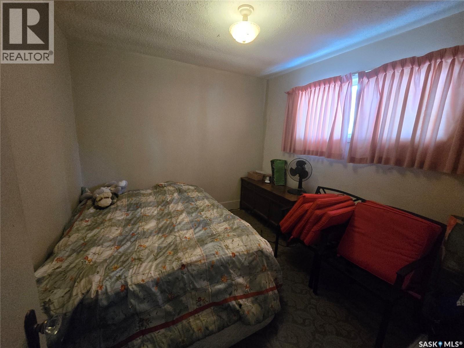 703 Main Street, Kipling, SK - Indoor Photo Showing Bedroom