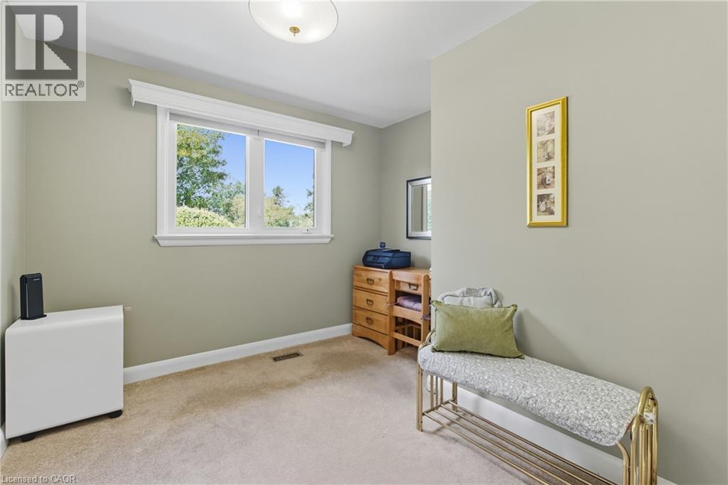 894 Bishop Place, Ancaster, ON - Indoor Photo Showing Other Room