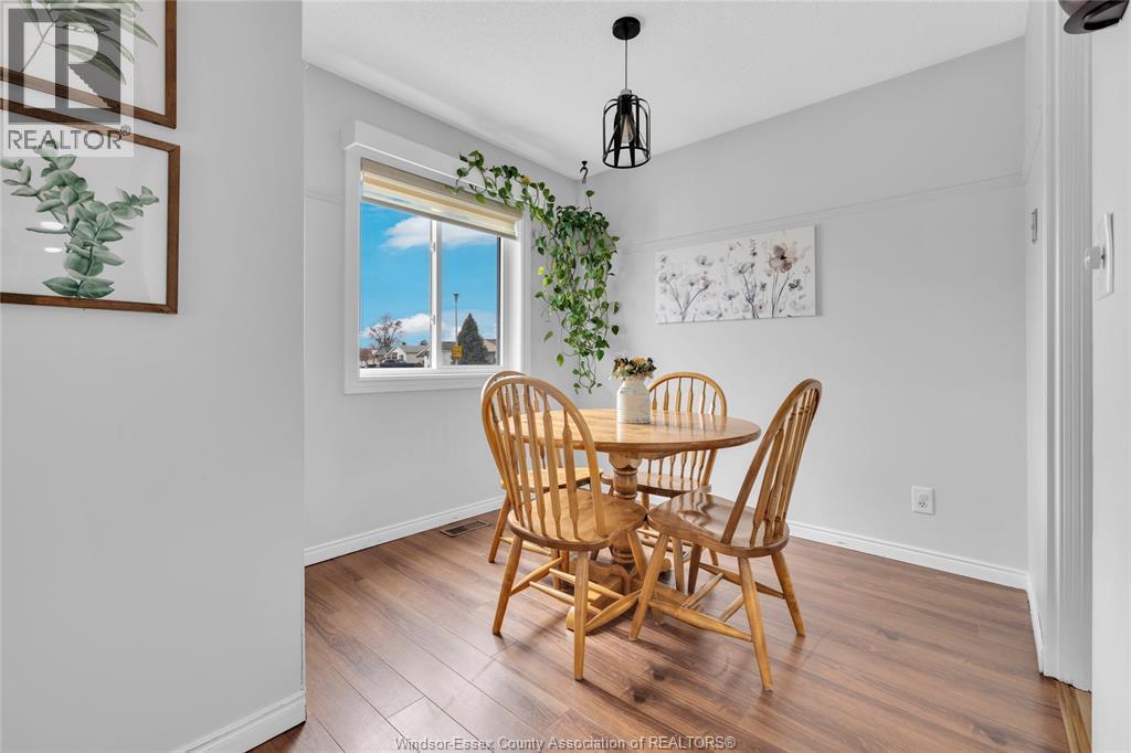 76 Cherry, Mcgregor, ON - Indoor Photo Showing Dining Room
