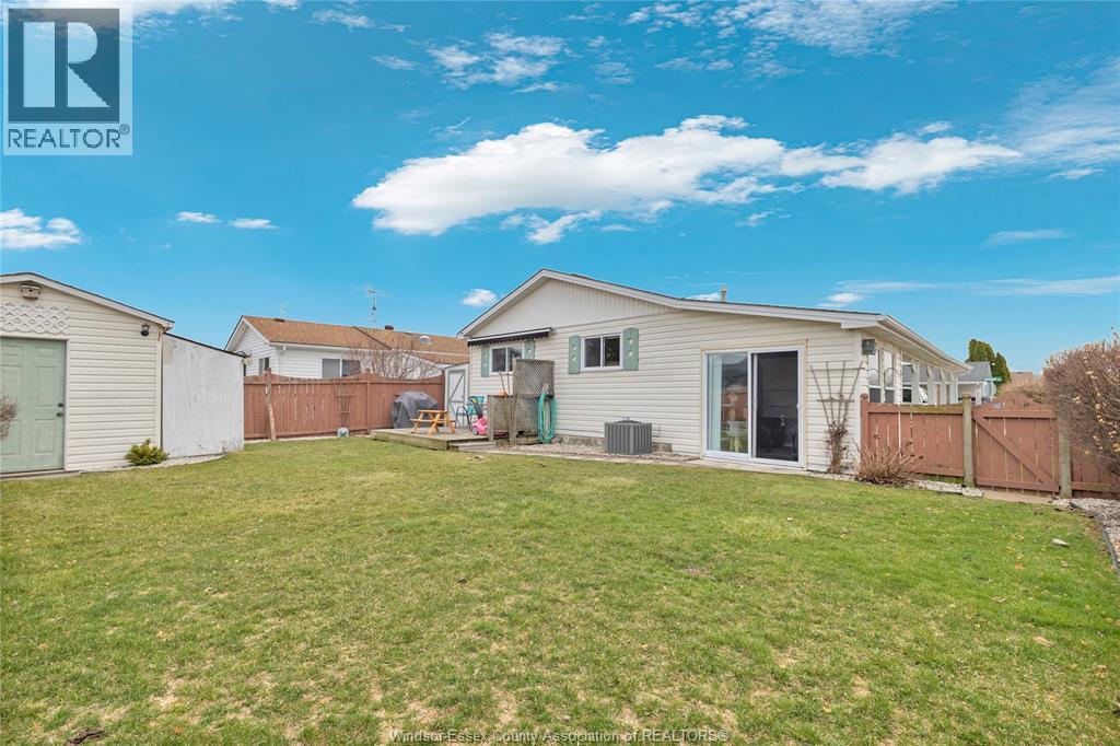 76 Cherry, Mcgregor, ON - Outdoor