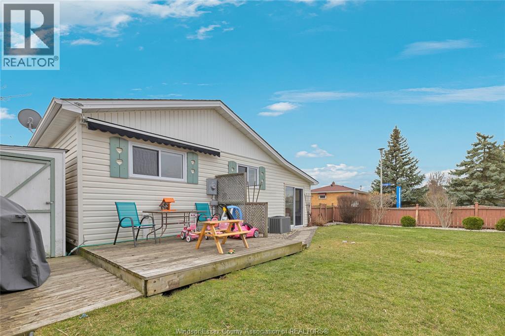 76 Cherry, Mcgregor, ON - Outdoor