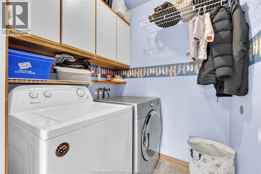 76 Cherry, Mcgregor, ON - Indoor Photo Showing Laundry Room