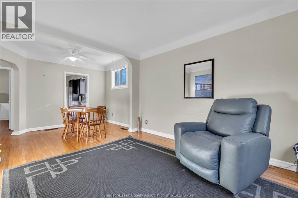 914 Thompson Boulevard, Windsor, ON - Indoor