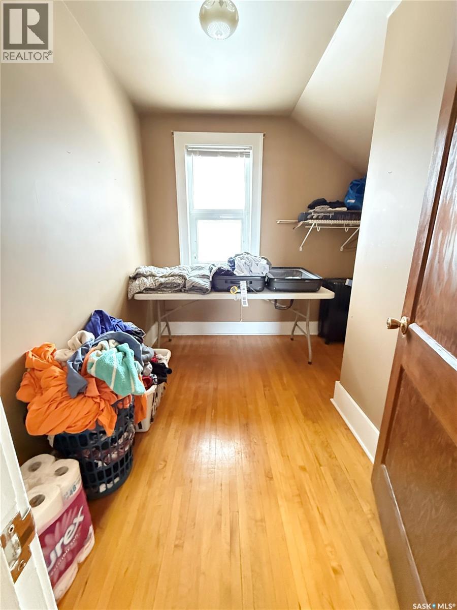 434 2Nd Street, Weyburn, SK - Indoor