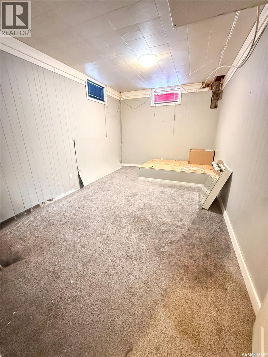 434 2Nd Street, Weyburn, SK - Indoor Photo Showing Basement