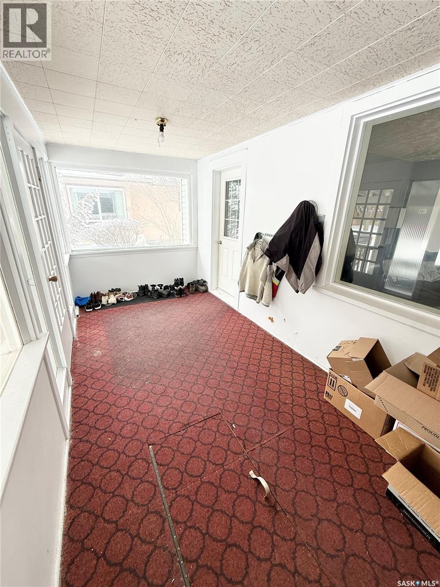 434 2Nd Street, Weyburn, SK - Indoor Photo Showing Other Room