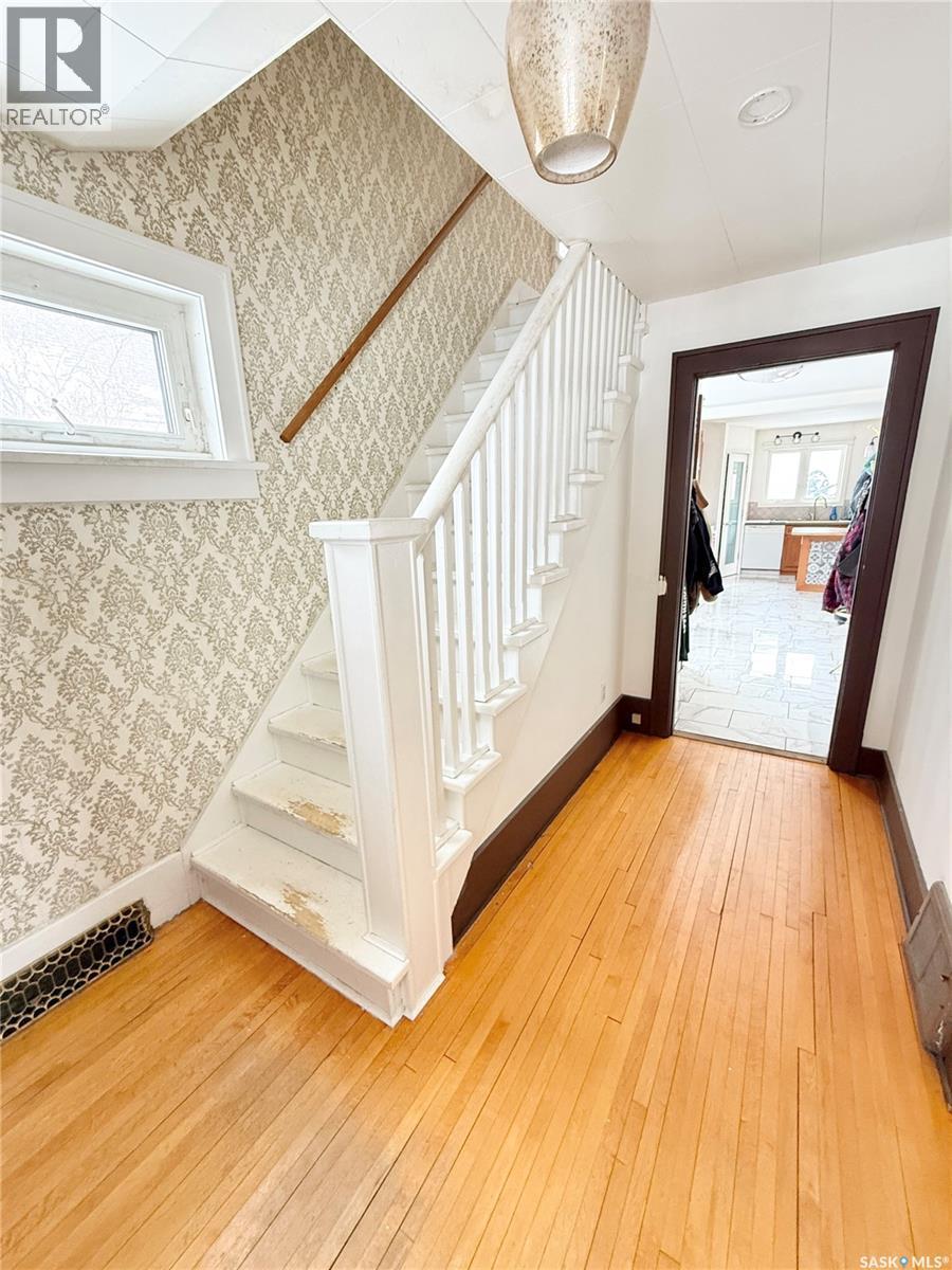 434 2Nd Street, Weyburn, SK - Indoor Photo Showing Other Room