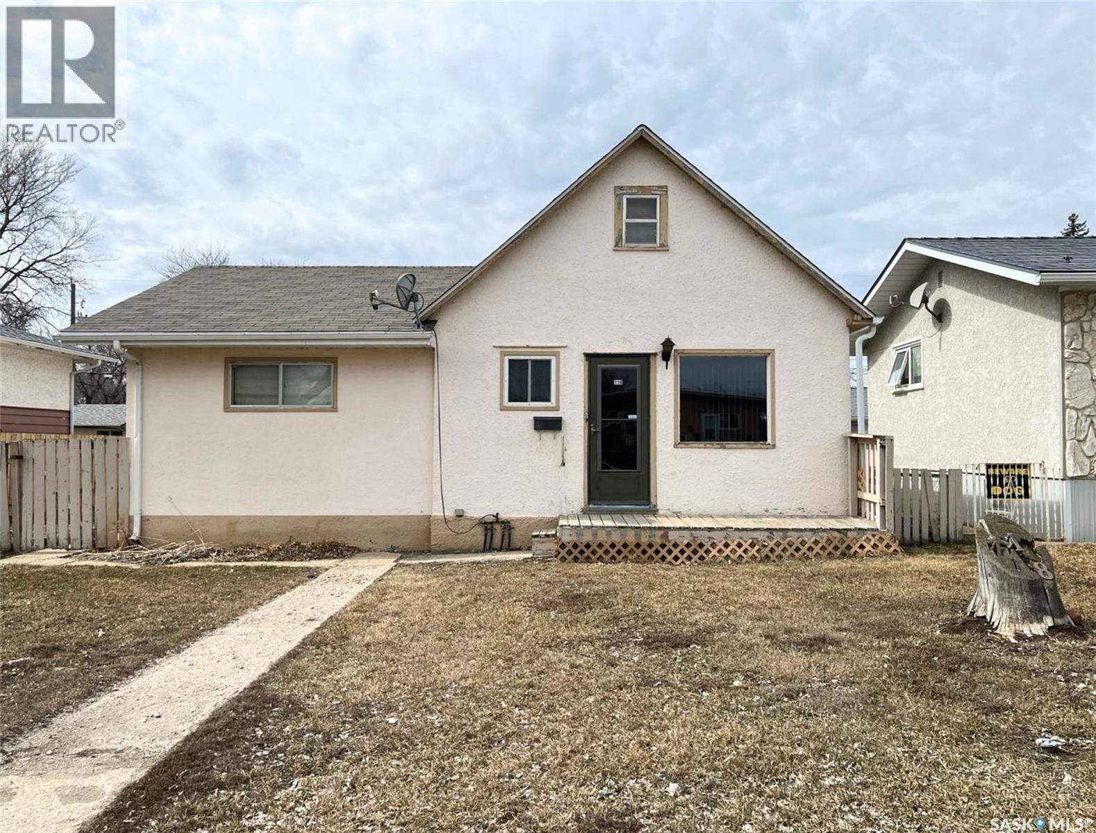 118 5Th Avenue Se, Swift Current, SK - Outdoor