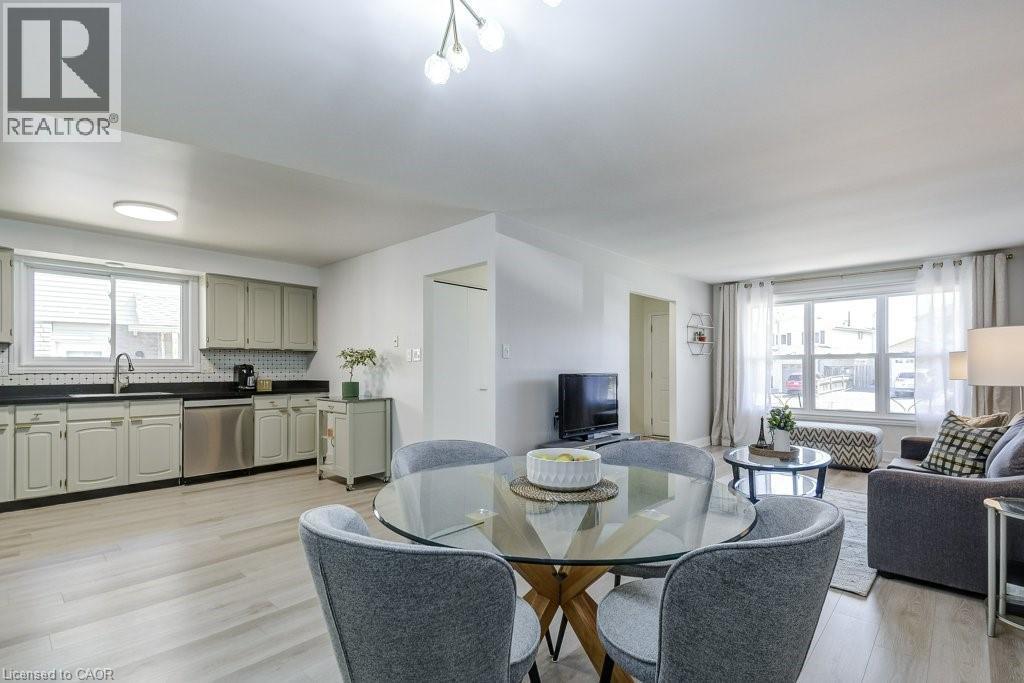 2405 Malcolm Crescent, Burlington, ON - Indoor