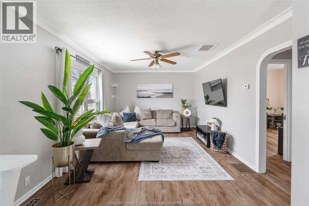 45 Richardson, Tilbury, ON - Indoor Photo Showing Living Room