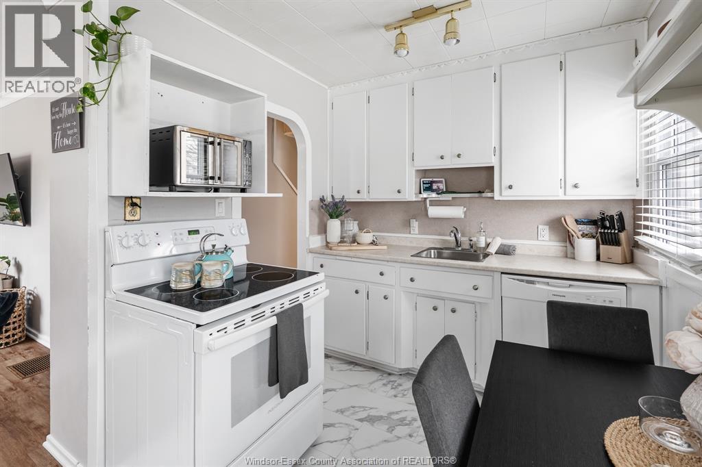 45 Richardson, Tilbury, ON - Indoor Photo Showing Kitchen