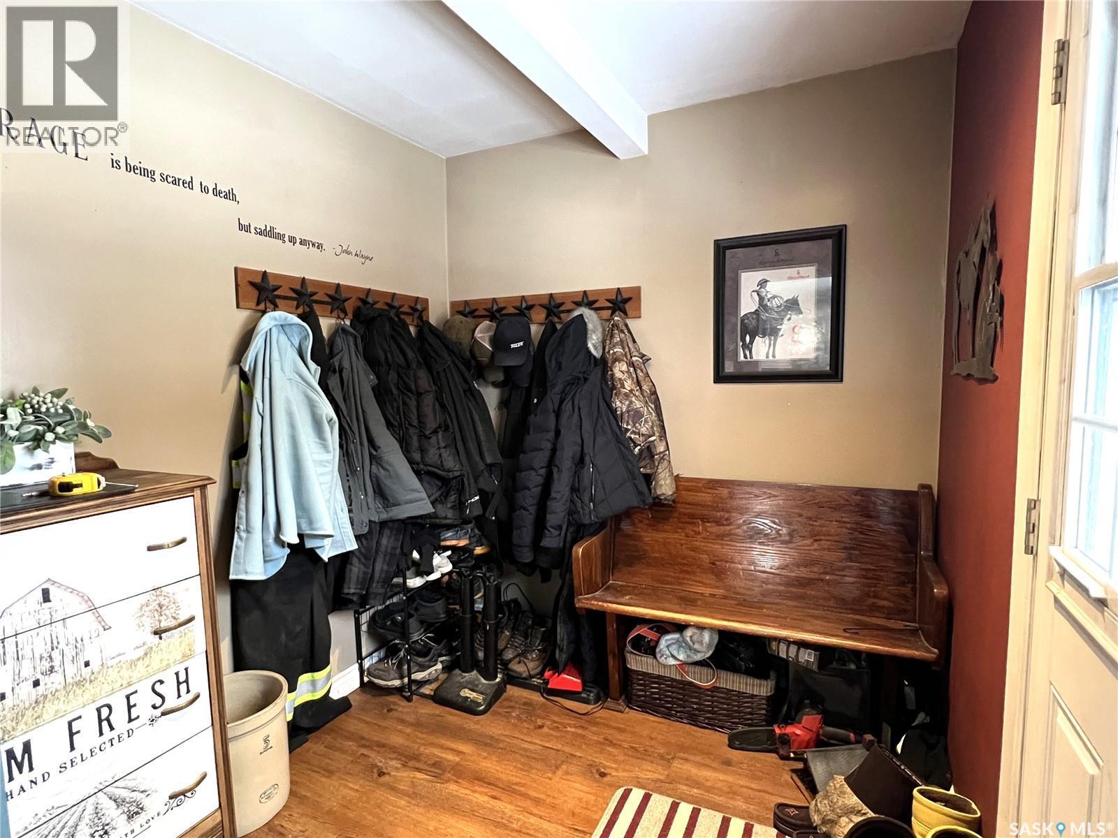113 2Nd Avenue Se, Dorintosh, SK - Indoor