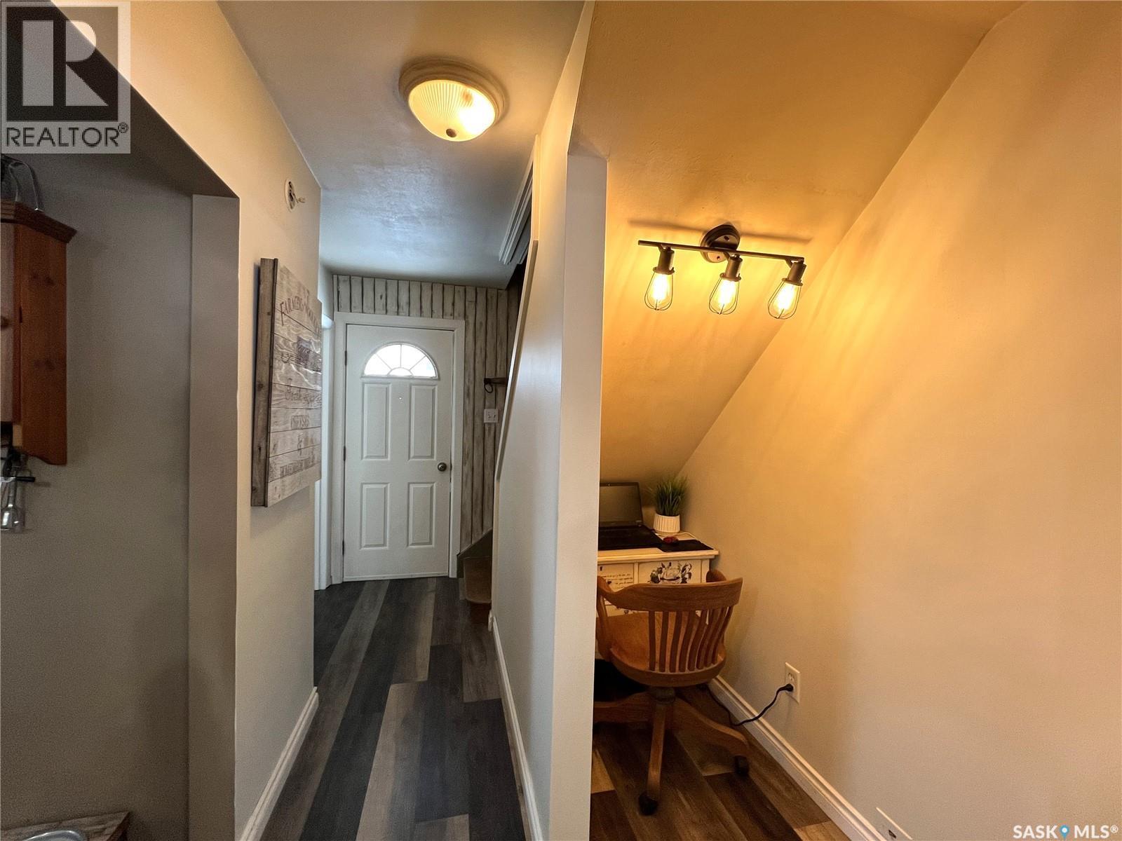 113 2Nd Avenue Se, Dorintosh, SK - Indoor Photo Showing Other Room