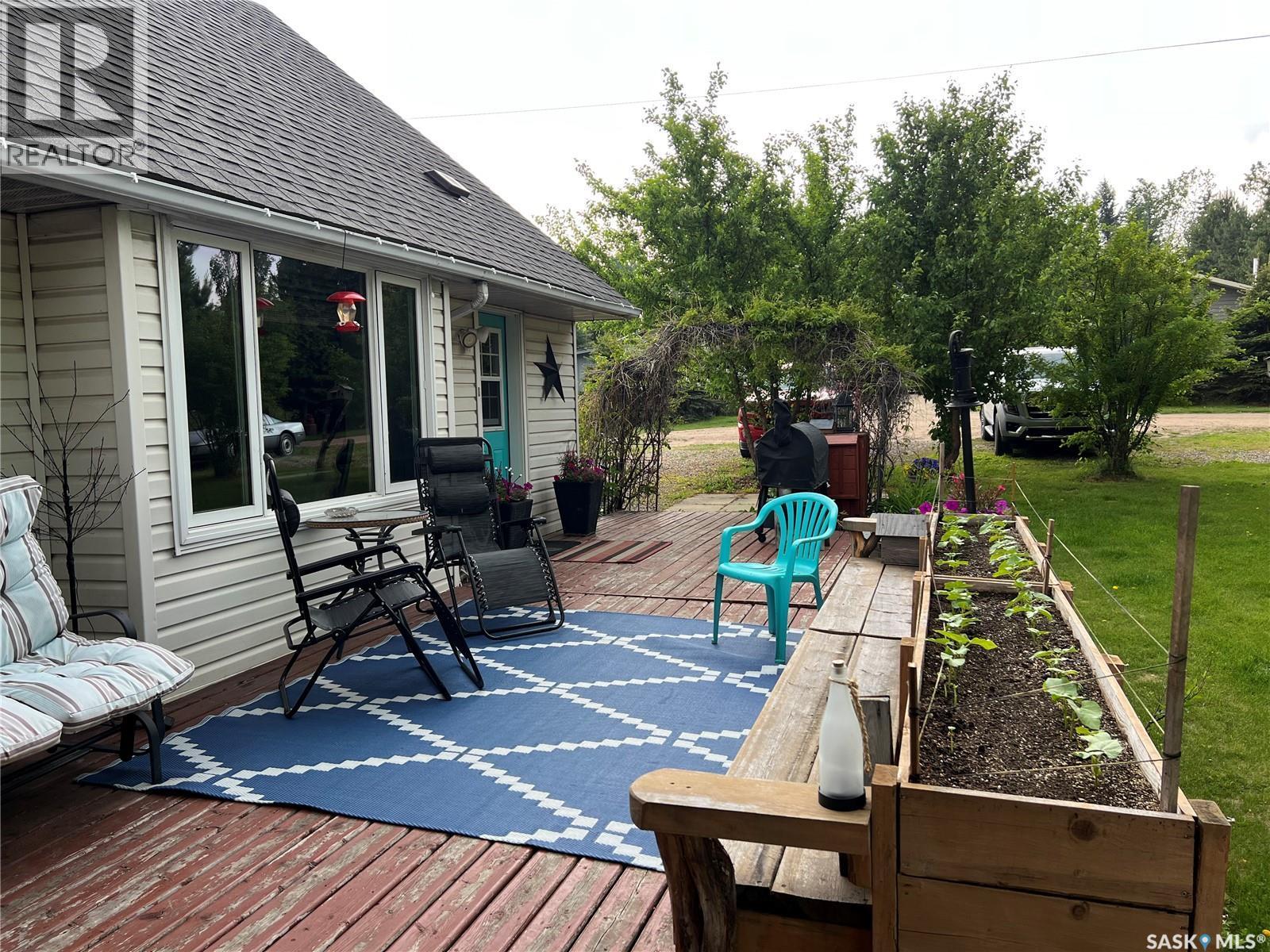 113 2Nd Avenue Se, Dorintosh, SK - Outdoor With Deck Patio Veranda