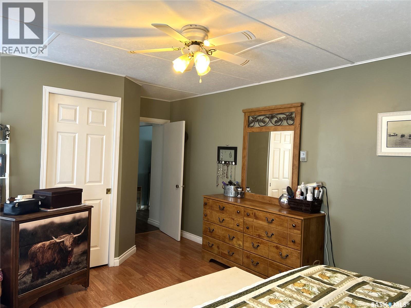 113 2Nd Avenue Se, Dorintosh, SK - Indoor Photo Showing Bedroom