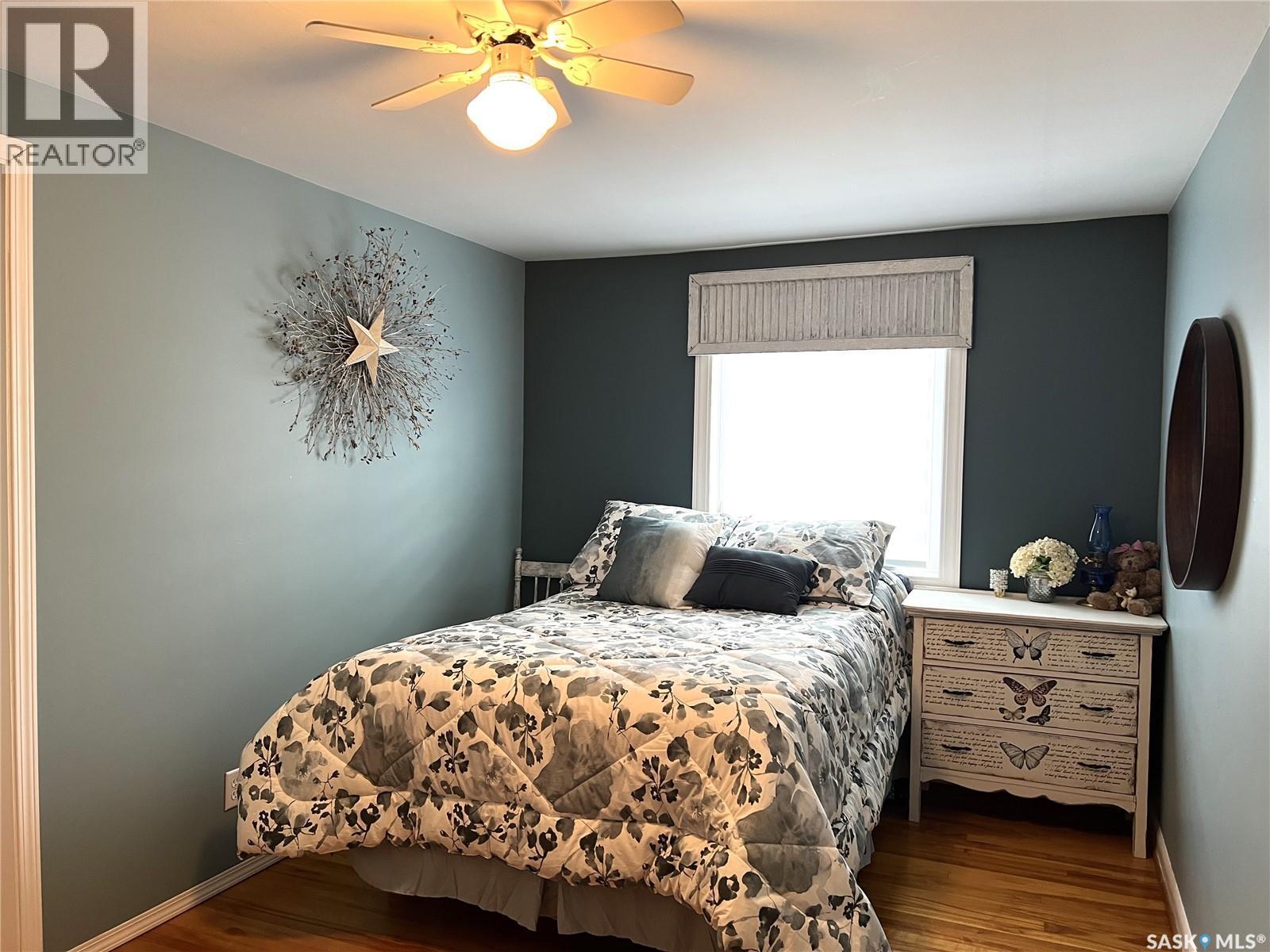 113 2Nd Avenue Se, Dorintosh, SK - Indoor Photo Showing Bedroom