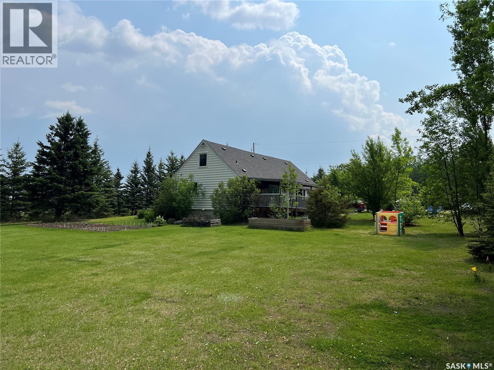 113 2Nd Avenue Se, Dorintosh, SK - Outdoor
