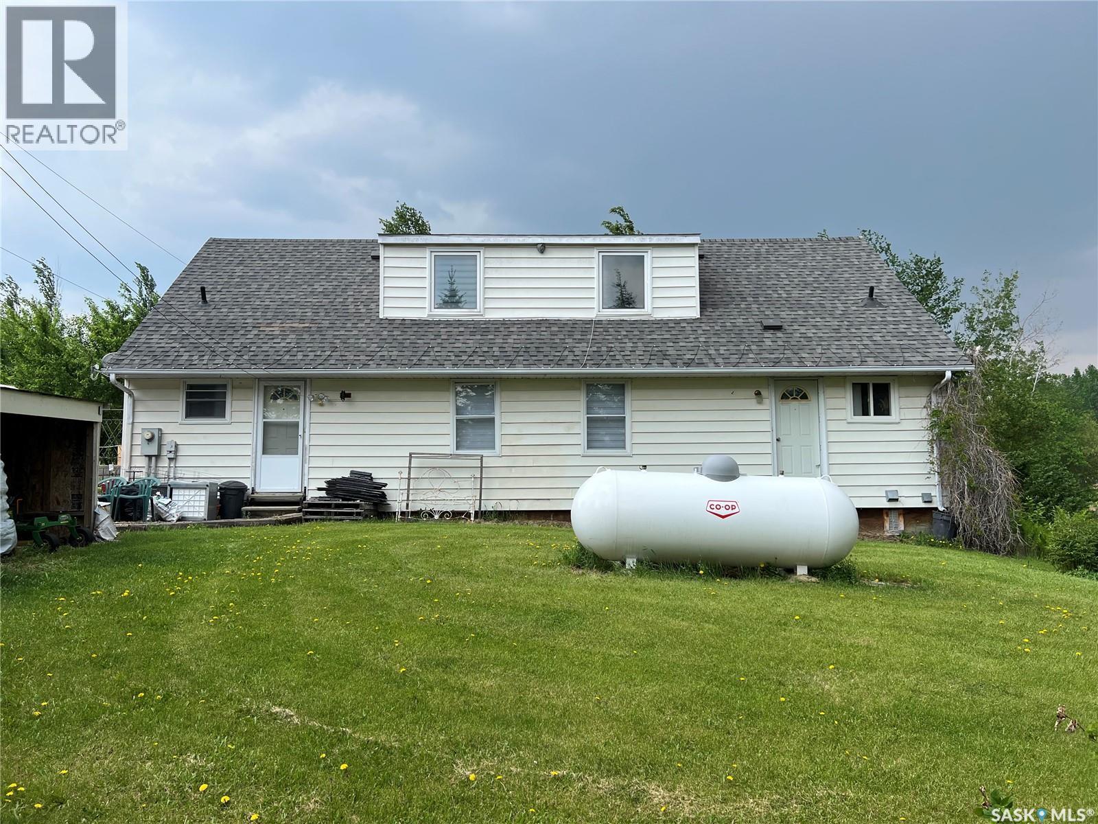 113 2Nd Avenue Se, Dorintosh, SK - Outdoor
