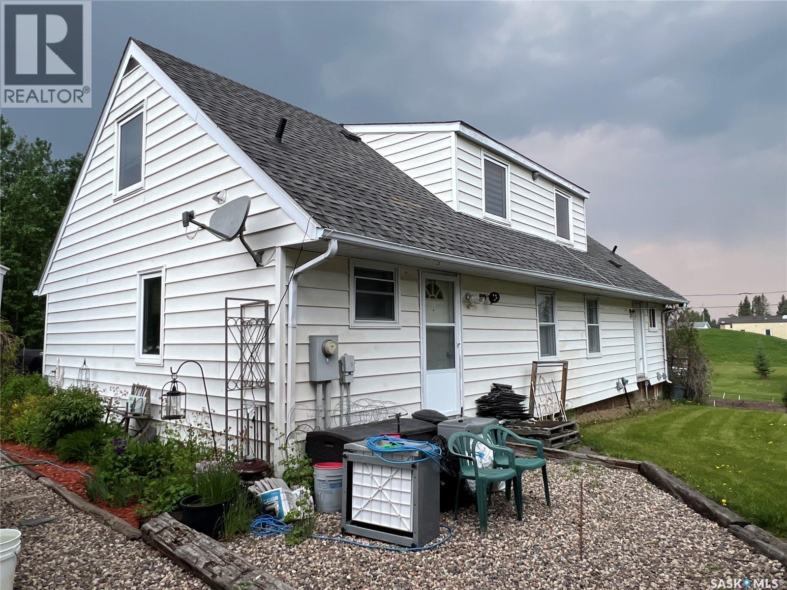 113 2Nd Avenue Se, Dorintosh, SK - Outdoor