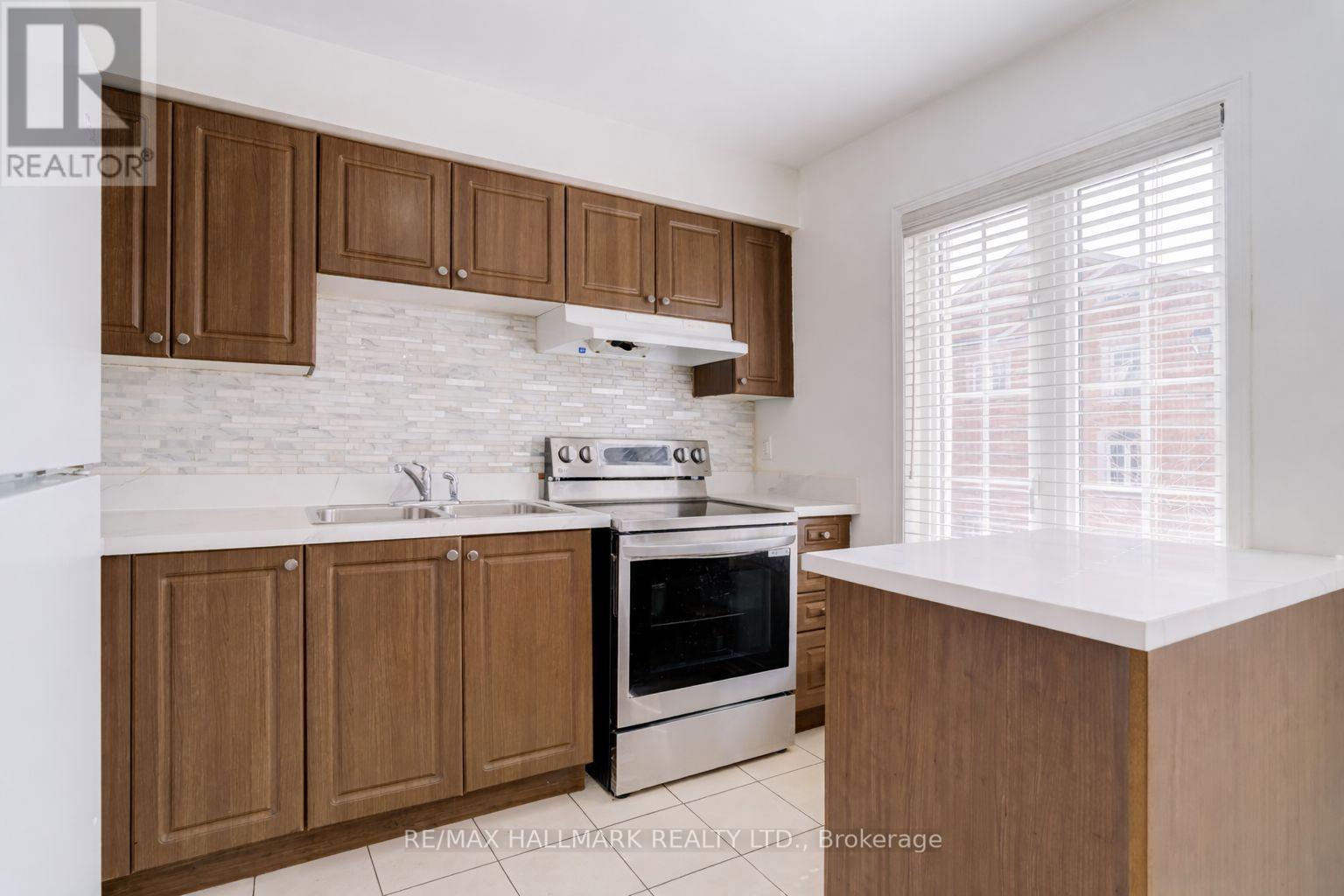 55 Ted Wray Circle, Toronto, ON - Indoor Photo Showing Kitchen With Double Sink