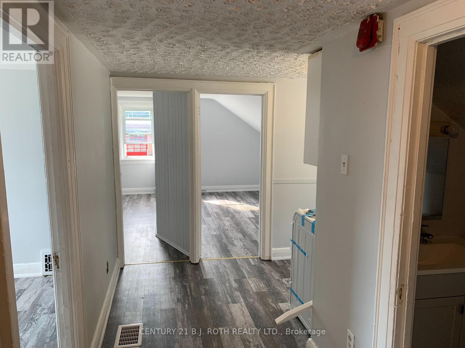 156 Dunlop Street W, Barrie, ON - Indoor Photo Showing Other Room