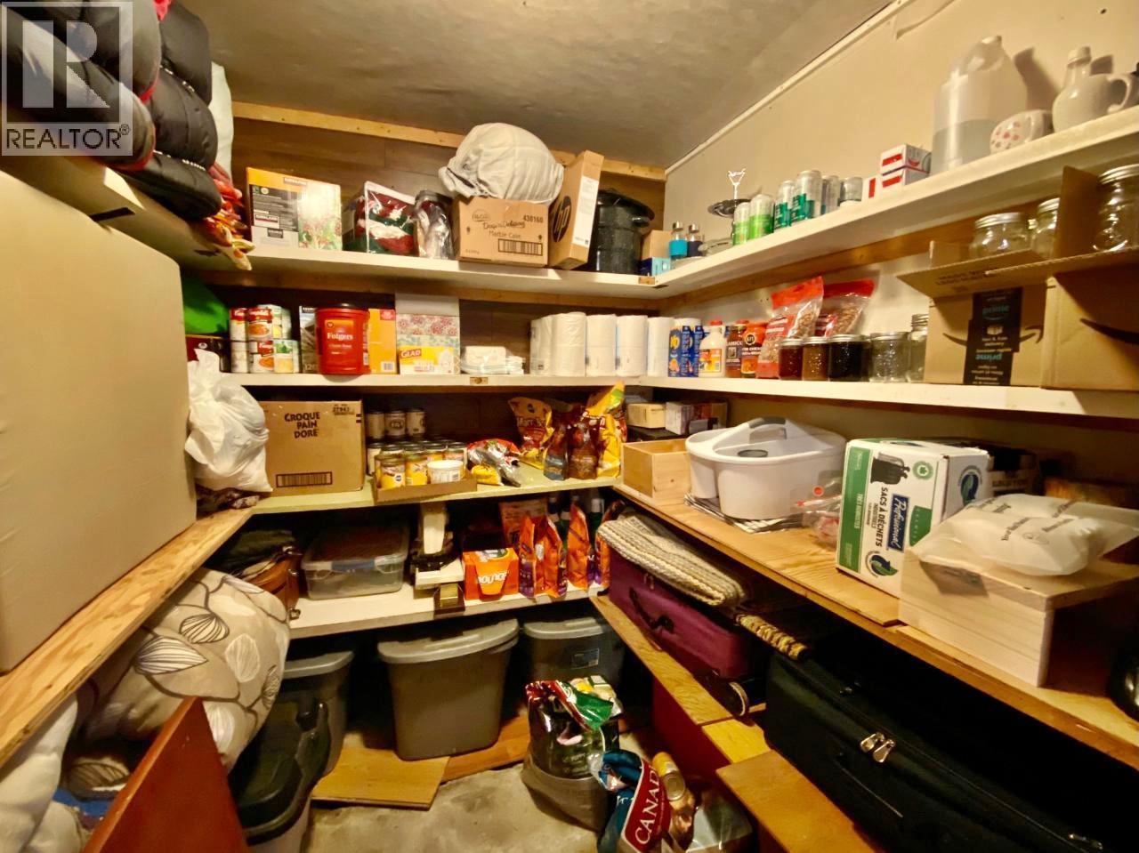 435 Webber Road, Clearwater, BC - Indoor