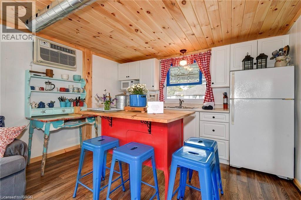 37B Cedar Drive, Turkey Point, ON - Indoor Photo Showing Kitchen