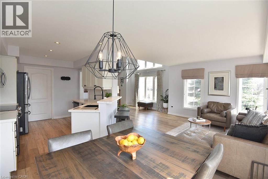 39 Panabaker Drive Unit# 7, Ancaster, ON - Indoor Photo Showing Living Room