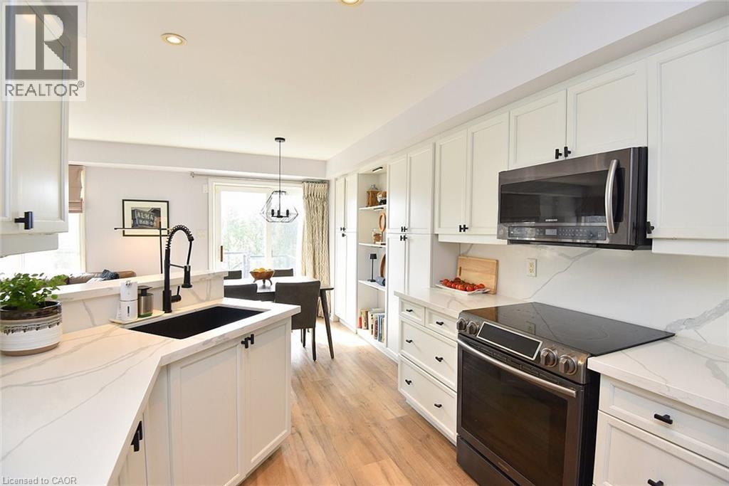 39 Panabaker Drive Unit# 7, Ancaster, ON - Indoor Photo Showing Kitchen