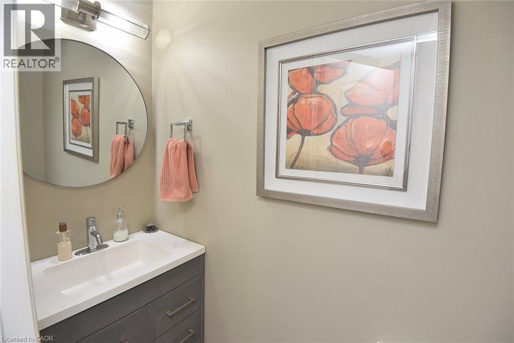 39 Panabaker Drive Unit# 7, Ancaster, ON - Indoor Photo Showing Bathroom