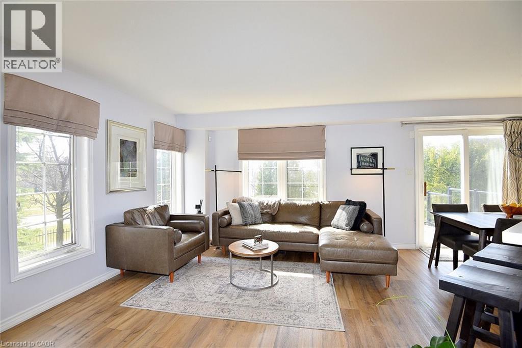 39 Panabaker Drive Unit# 7, Ancaster, ON - Indoor Photo Showing Living Room