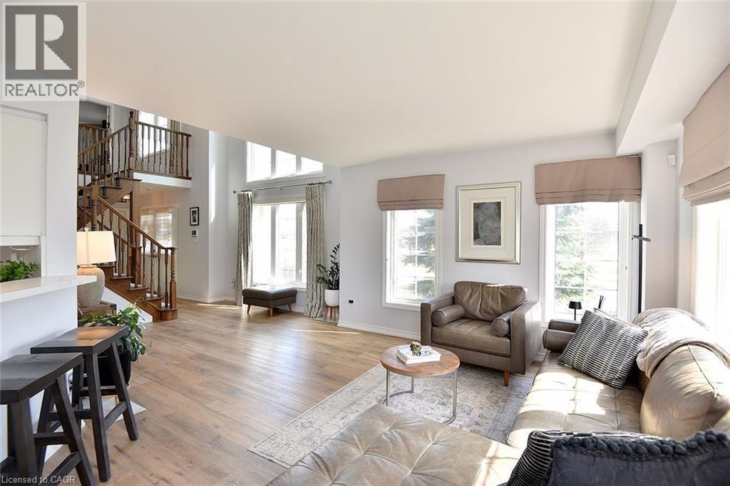 39 Panabaker Drive Unit# 7, Ancaster, ON - Indoor Photo Showing Living Room