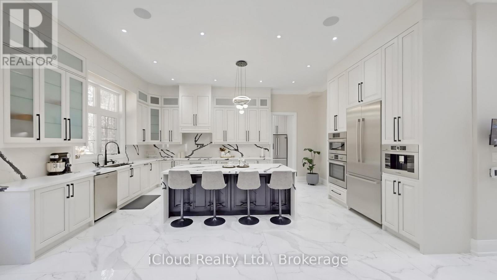 1200 Conservation Road, Milton, ON - Indoor Photo Showing Kitchen With Upgraded Kitchen