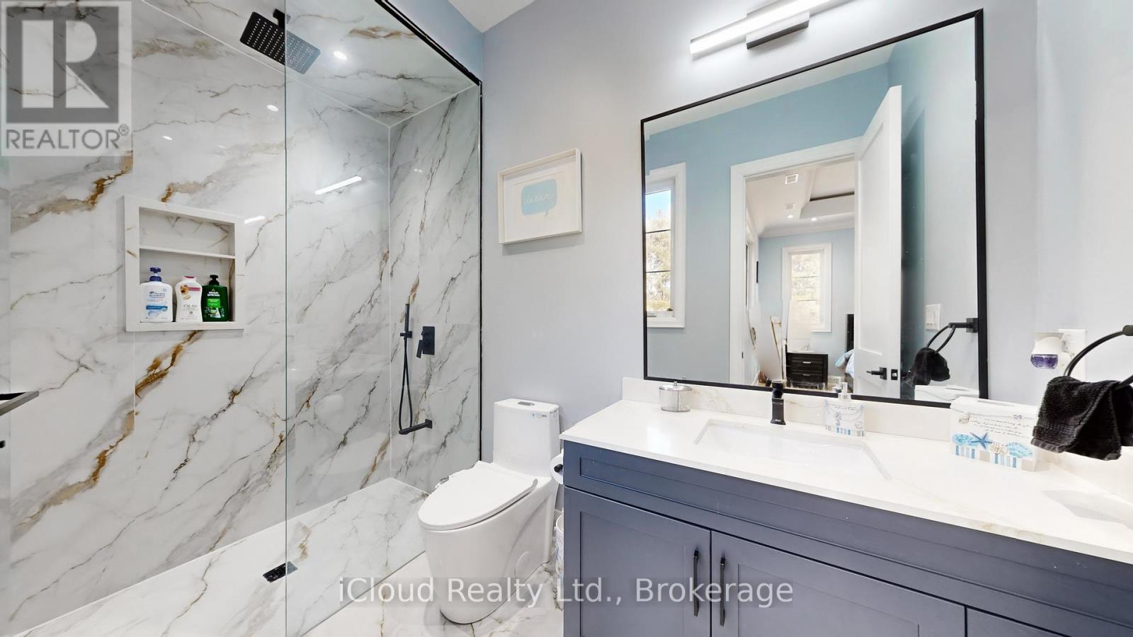 1200 Conservation Road, Milton, ON - Indoor Photo Showing Bathroom