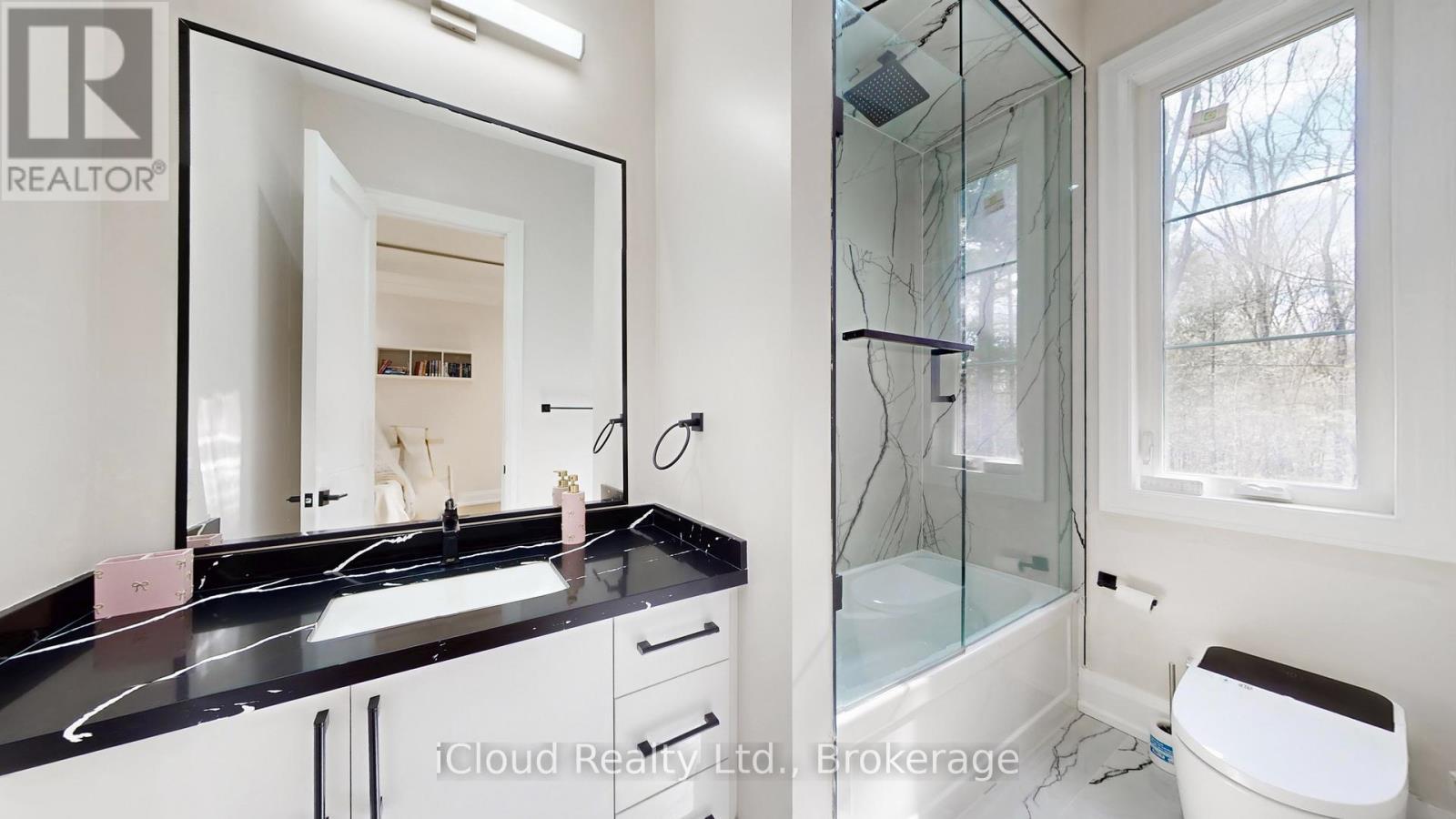 1200 Conservation Road, Milton, ON - Indoor Photo Showing Bathroom