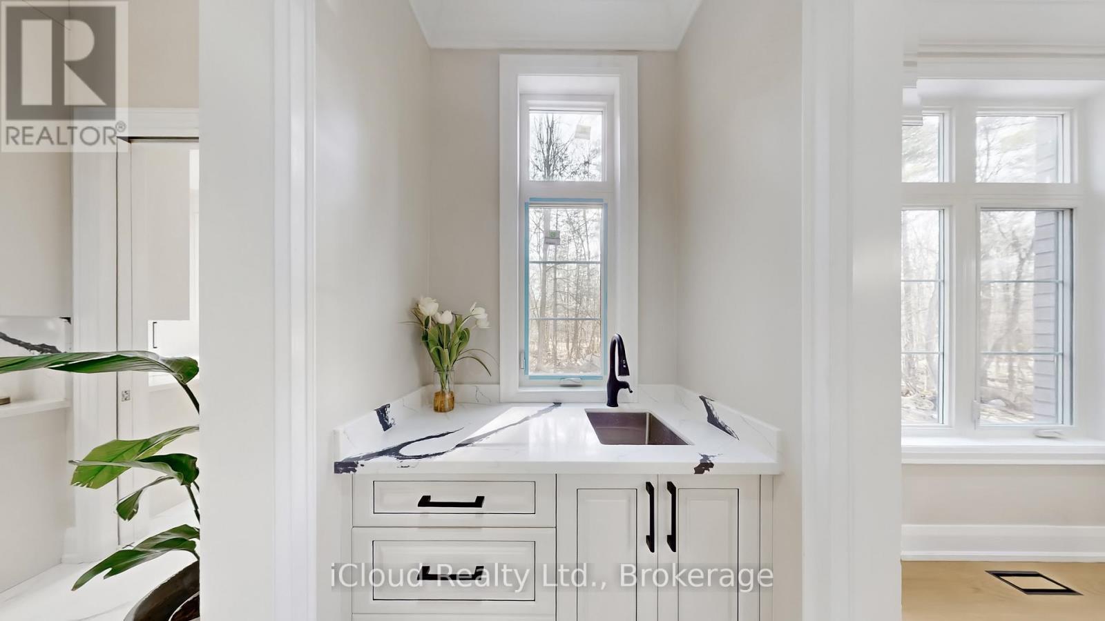1200 Conservation Road, Milton, ON - Indoor Photo Showing Other Room