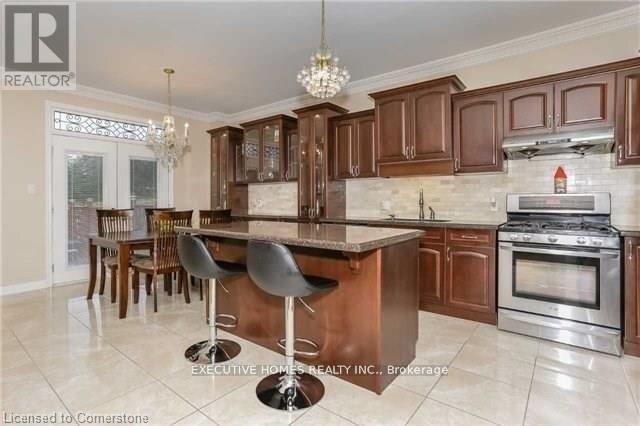 78 Assisi Street, Hamilton, ON - Indoor Photo Showing Kitchen