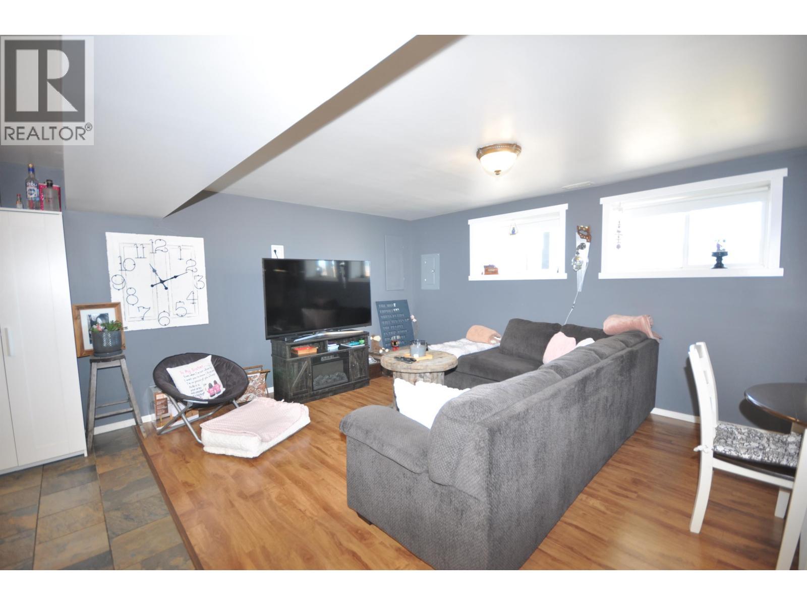 342 Clearview Crescent, Williams Lake, BC - Indoor Photo Showing Living Room