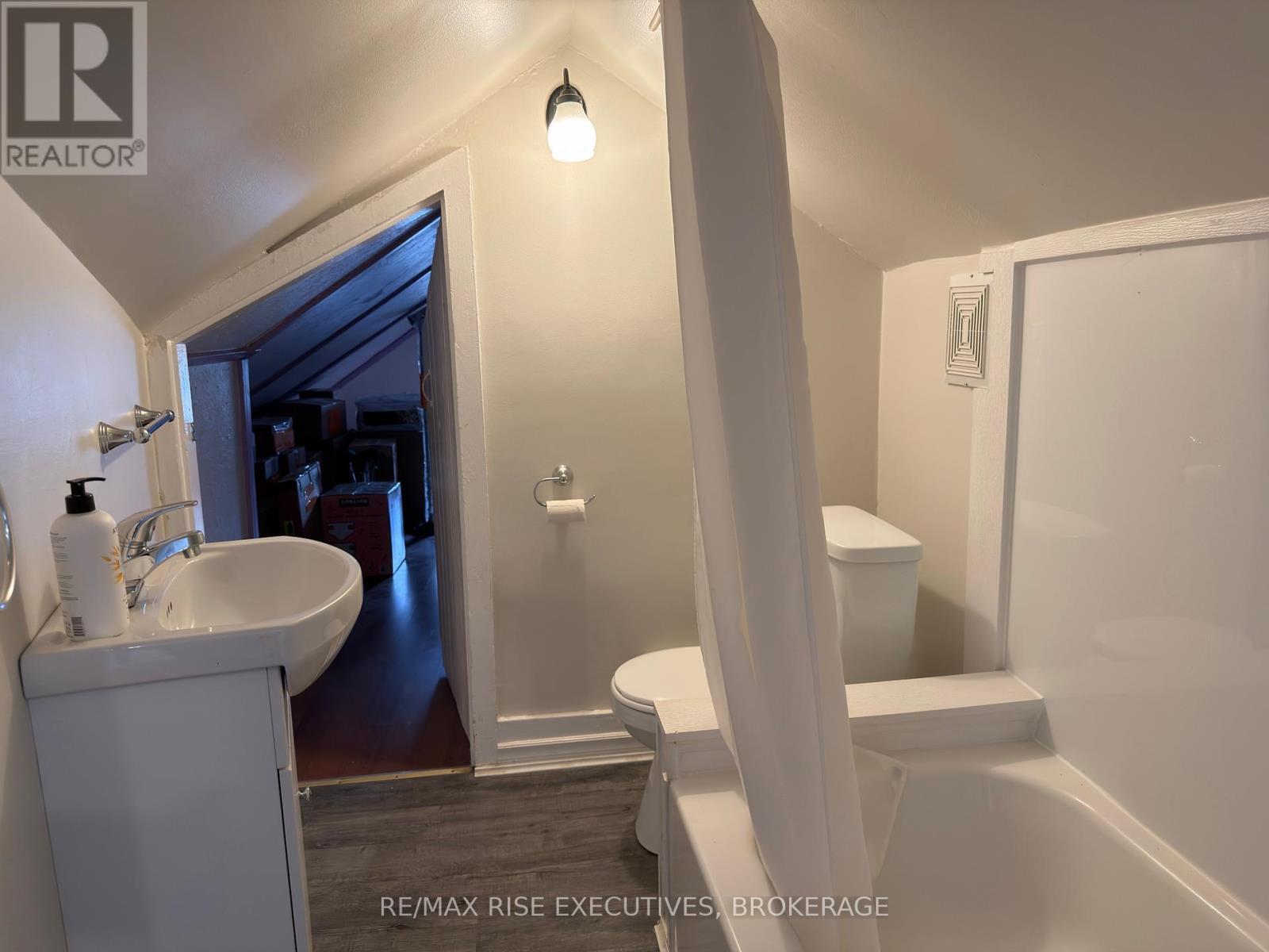 332 Main Street, Deseronto (Deseronto (Town)), ON - Indoor Photo Showing Bathroom