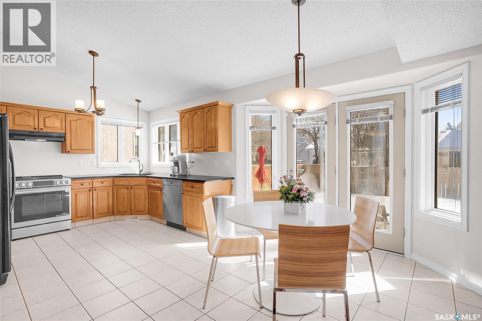 1022 Hurley Way, Saskatoon, SK - Indoor