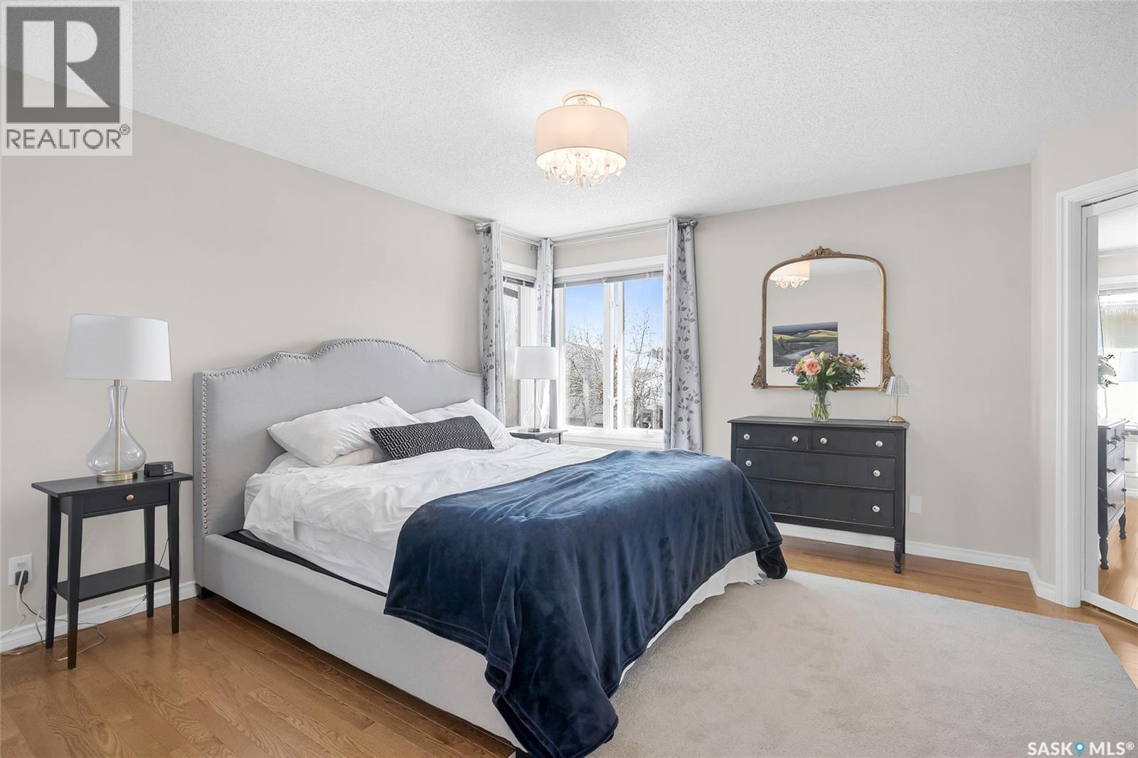 1022 Hurley Way, Saskatoon, SK - Indoor Photo Showing Bedroom