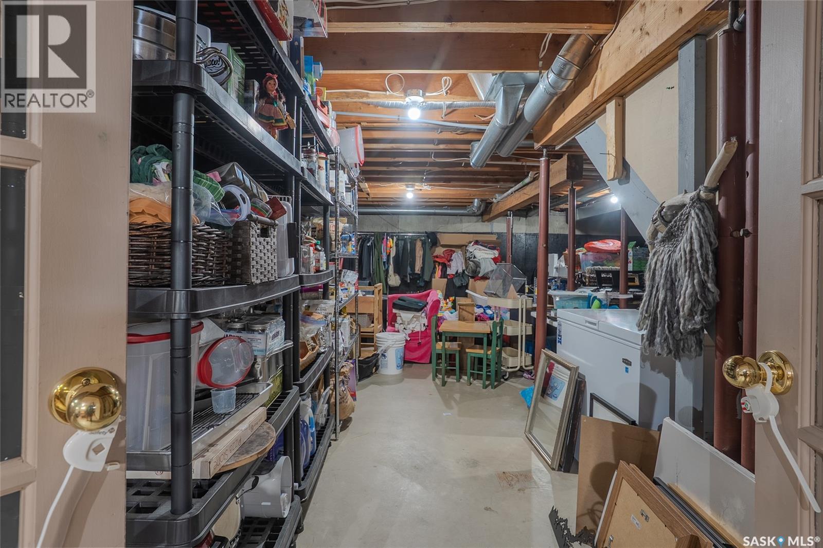 1022 Hurley Way, Saskatoon, SK - Indoor