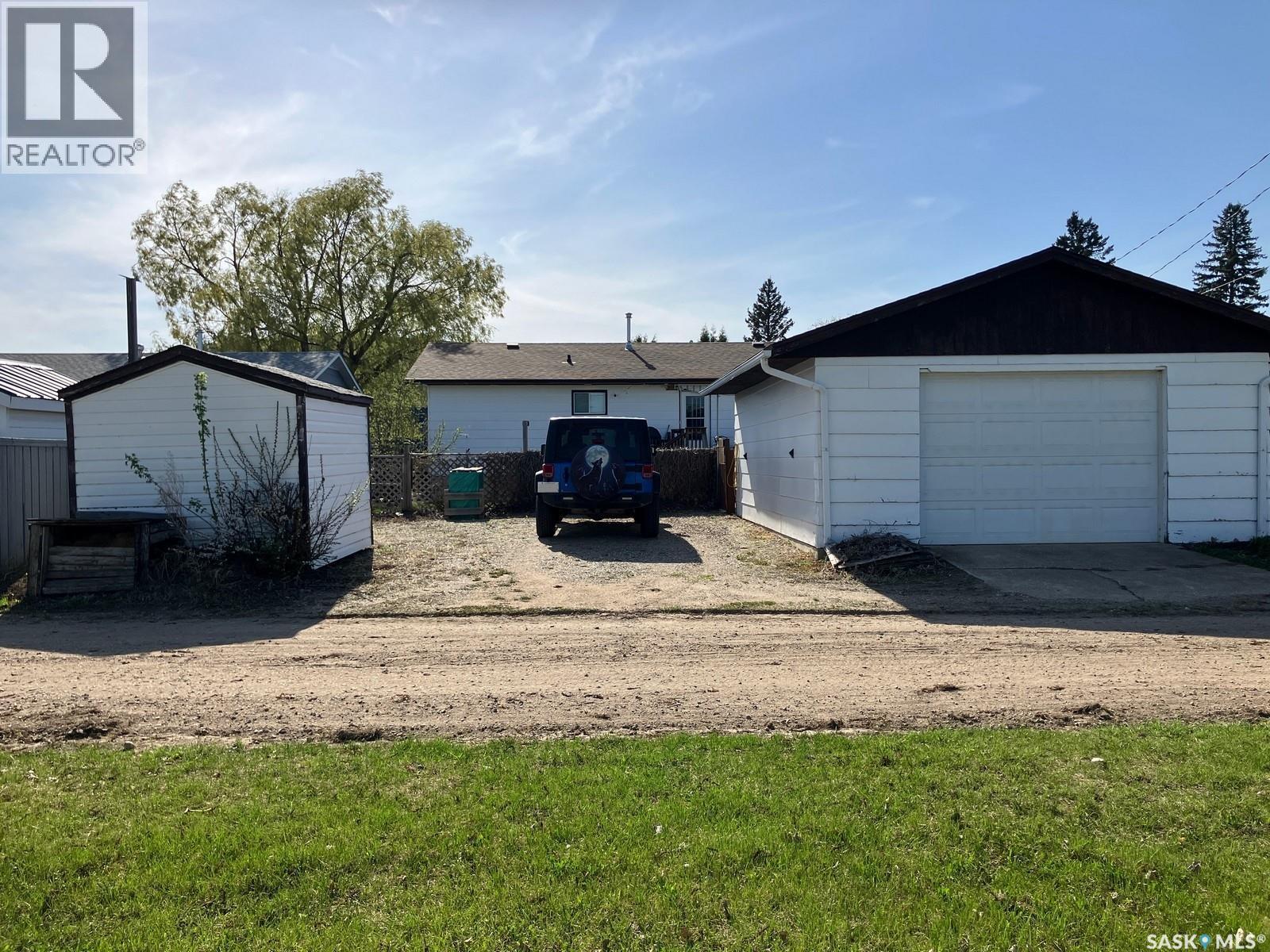 1103 3Rd Street W, Nipawin, SK - Outdoor