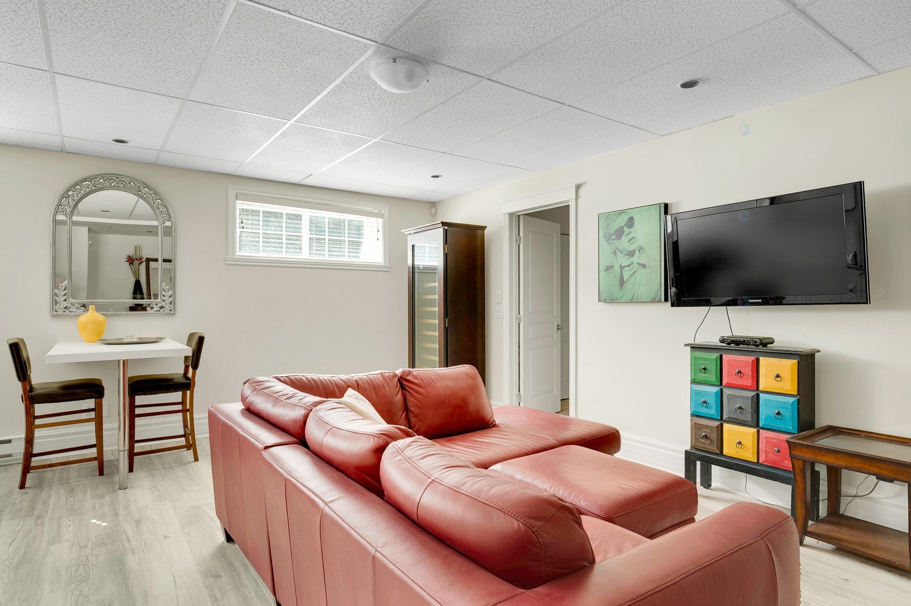 Salon - 167 Ch. Louis-Dufour, Saint-Sauveur, QC - Indoor