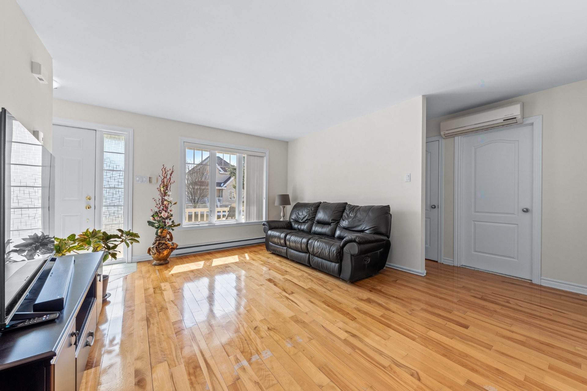 Salon - 457 Rue Du Mimosa, Saint-Amable, QC - Indoor Photo Showing Living Room