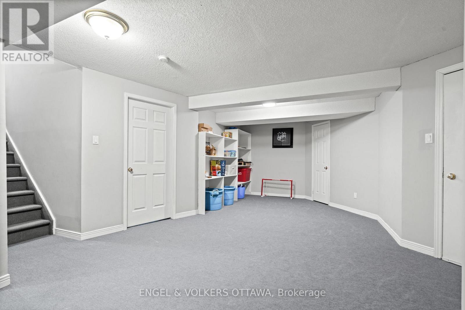 17 Hunterswood Crescent, Ottawa, ON - Indoor