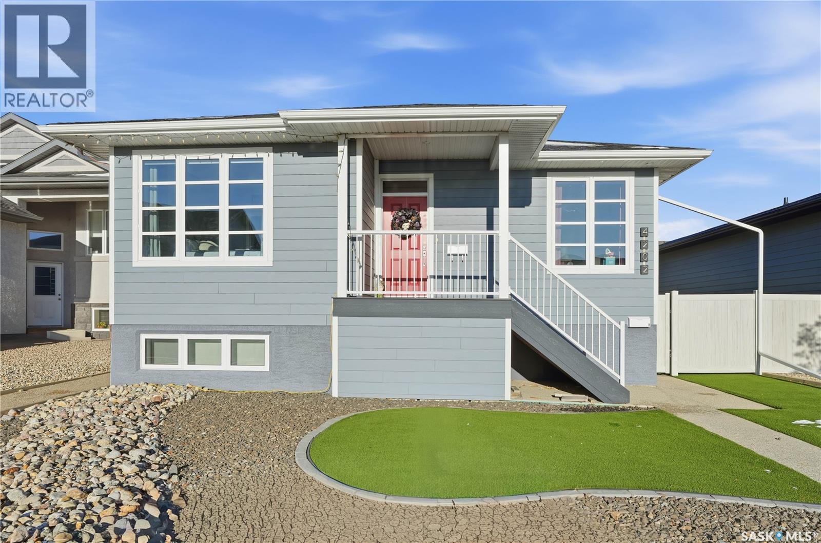 4202 Green Olive Way E, Regina, SK - Outdoor